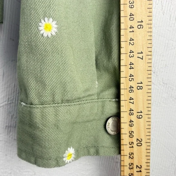 Cali 1850 Olive Green Floral Embroidered Jean Trucker Jacket Cropped Daisies L - Picture 8 of 10
